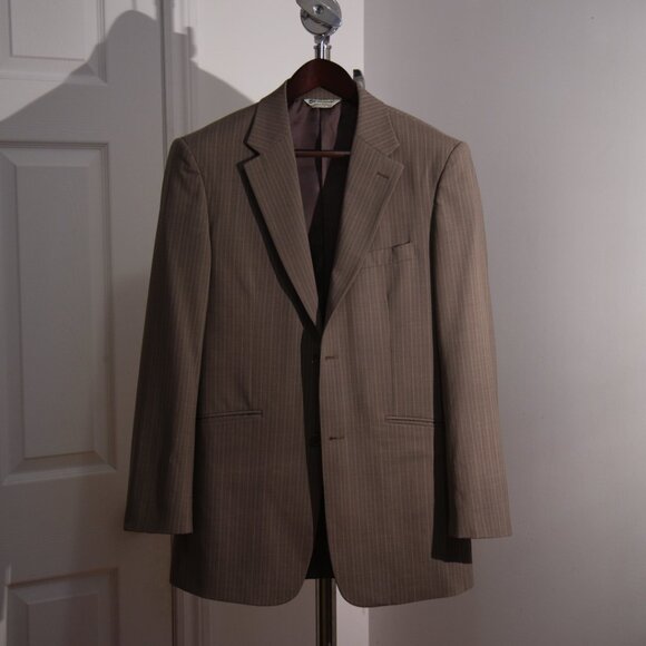 Taupe pinstripe Suit  38R/32W  96% Wool / 4% Lycra - Picture 2 of 8